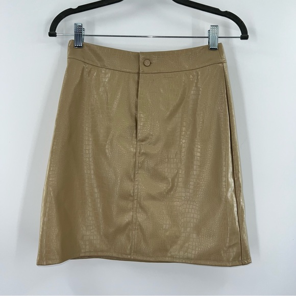 Commense NWT Faux Croc Leather Mini Skirt in Khaki size XS - Picture 3 of 6